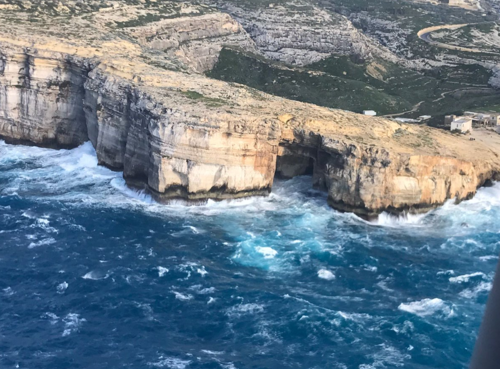 Derrumbamiento ventana azul Malta